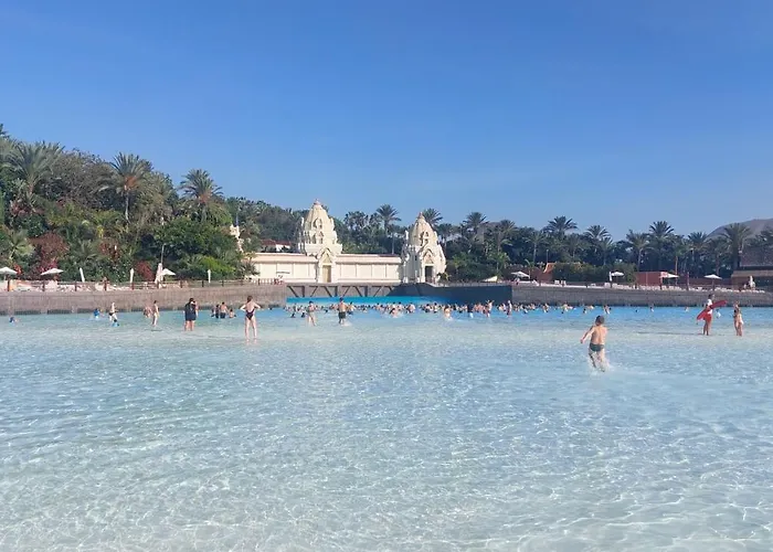 Margarita Con Piscina En Playa Honda, Playa Américas * Arona (Tenerife)