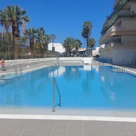 Margarita Con Piscina En Playa Honda, Playa Americas アパート